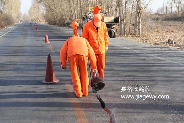灌縫膠，村鎮(zhèn)道路裂縫修補