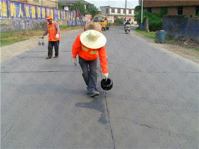 公路養(yǎng)護(hù)中裂縫修補(bǔ)的灌縫瀝青用多少號比較好？